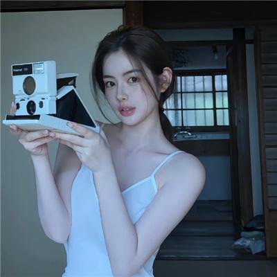 背后的她,眼前的我